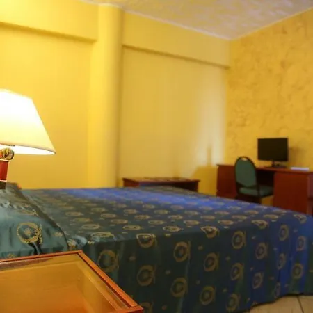 Assinos Palace جيارديني ناكسوس