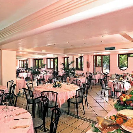 Assinos Palace فندق جيارديني ناكسوس