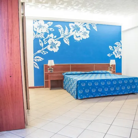 Assinos Palace Джардини-Наксос