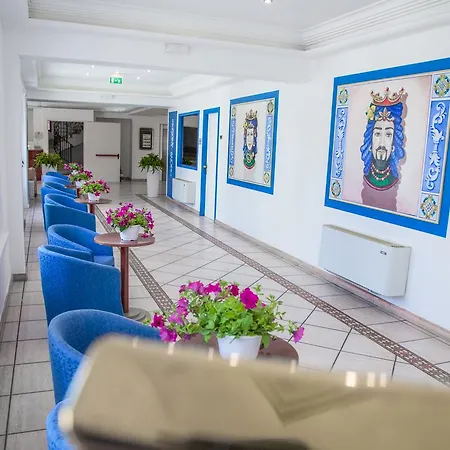 Assinos Palace Отель Джардини-Наксос