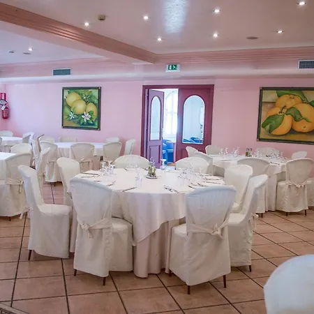 Отель Assinos Palace 4*