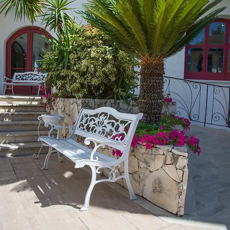 Assinos Palace Отель