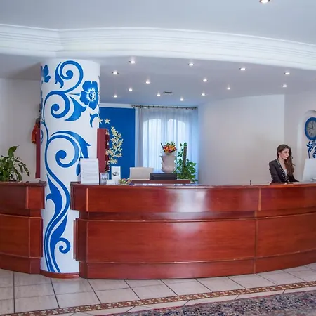 Assinos Palace Джардини-Наксос